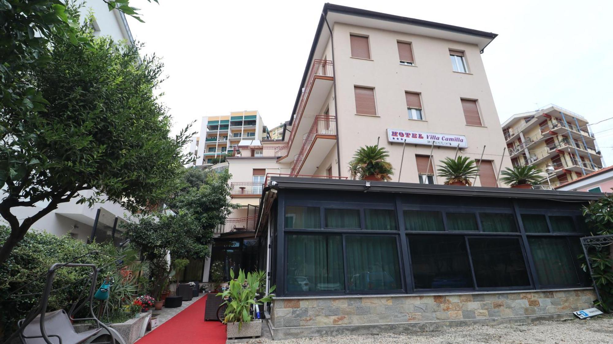 Hotel Villa Camilla ヴァラッツェ エクステリア 写真