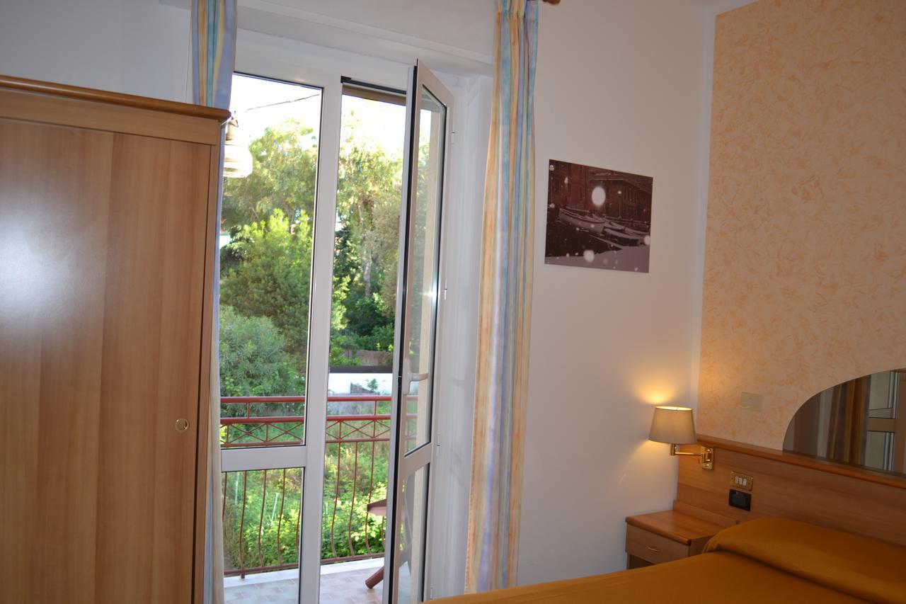 Hotel Villa Camilla ヴァラッツェ エクステリア 写真